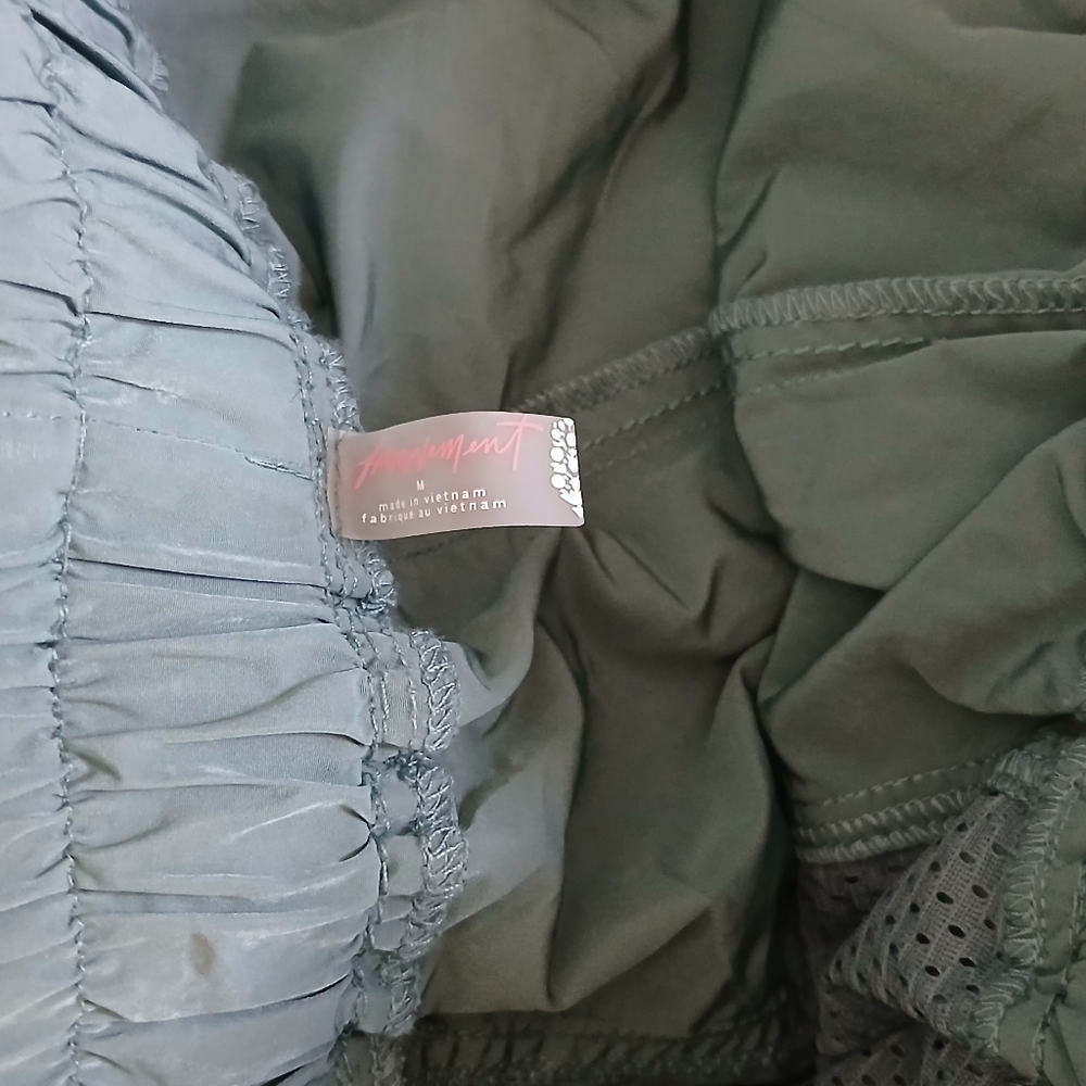 NWOT Free People Movement Stadium Pants in Vintage Green. Size M - Picture 10 of 12